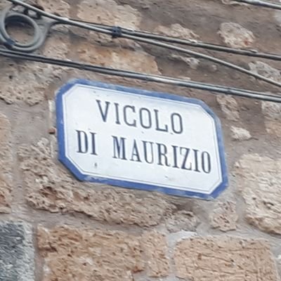 Amo la mia città, Roma...e la squadra che porta il suo nome.
Amo Siena e la sua provincia, i borghi di Umbria, Toscana, Marche, Abruzzo, Lazio ed il Ciclismo.