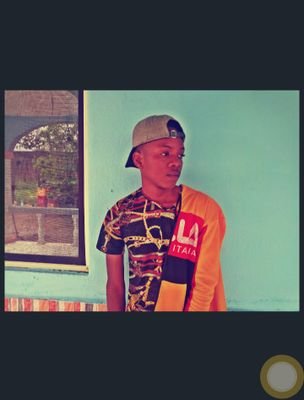 Fizzyboyoffici2's profile picture. ⚡we are the white we behave like them turn on your notification .......follow help active 24/7⚡