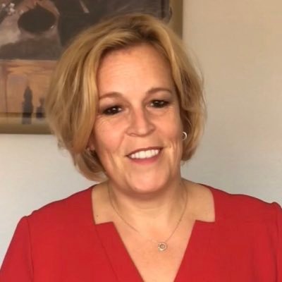 KarenvanHout's profile picture. We train brains 🧠 | and help others do the same | ❤️@lvanhout | 🚑 Founder Ambulanz Wonsch - fulfilling wishes of immobile terminally ill patients