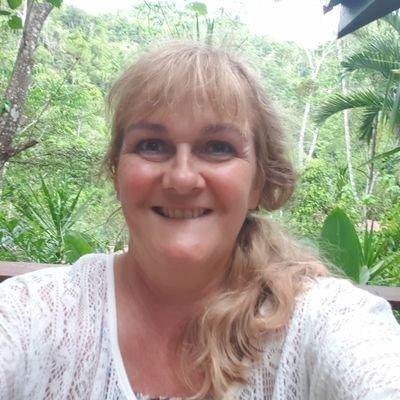 Wife, mother, nurse RGN RSCN educator. Proud midlander who equally loves her new home.