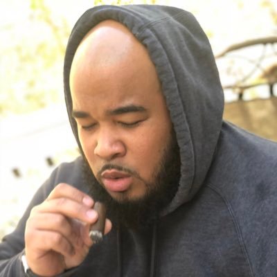 golsond1's profile picture. Cook, love shoes, crossfitter