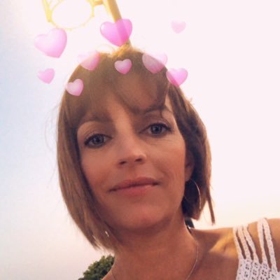 helenpooley6's profile picture.
