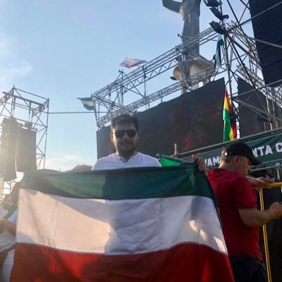 JPaulPinto's profile picture. Padre de los dos niños más hermosos del mundo, Ale y Victoria. Economista e Ingeniero Civil.