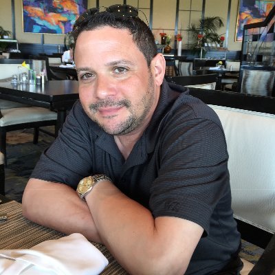 SnrjLlc's profile picture. 