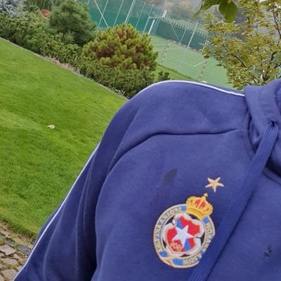 Konwie27's profile picture. Socios Wisła Kraków nr 179
współwłaściciel :)
#caławisłazawszerazem