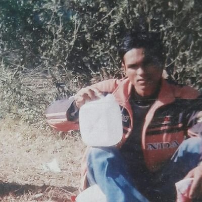 Bhimbalayar1's profile picture. म खुला आकासमा रमाउन चाहान्छु सुनको पिन्जडा मा 
होईन , बरू त्यो .दुईटा सिन्का का गुड नै किन नहोस
         love you Nepal
