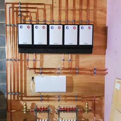 Plumber, Golfer & Dad......A Vaillant MasterTECH and Glow worm Club Energy installer
Approved Vaillant Service Agent