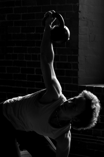 There are NO magic powders,
pills, gels, or specialized abdominal contraptions that will help you get the body you want in just 2 weeks!