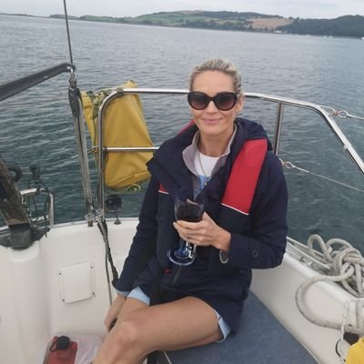 shellbelles78's profile picture. Commercial Manager @mobilevms
Mum of 3!