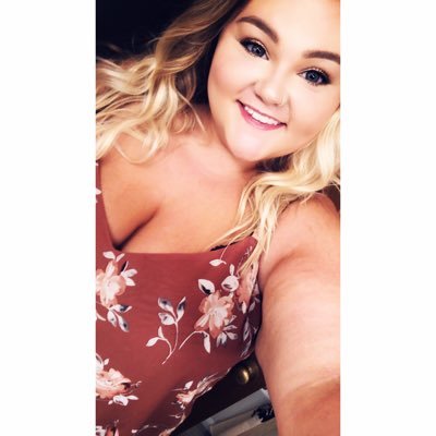 lizlaughlove94's profile picture. 