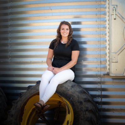 OAC '18| Production Tech @ Corteva Agriscience| Queen of the Furrow| veal and cash crop farming|