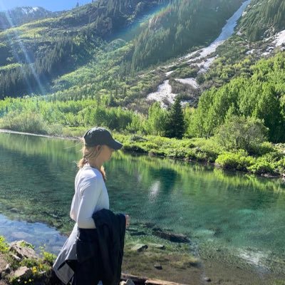 l_pond's profile picture. hannah says nobodys perfect but yet here i am