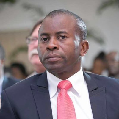 Prés. de l’Université Soleil d’Haiti, ex- Sénateur /CG de PauP, Prés. de LÒD Demokratik/Doctorant en 3e année Droit/Anthropo aux Universités Paris Saclay et UEH