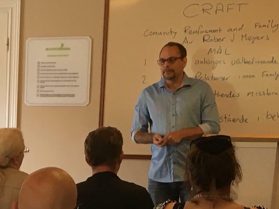 Socialpedagog på Narconon Eslöv
Håller föredrag för anhöriga till missbrukare och motiverar deras närstående att gå in i behandling