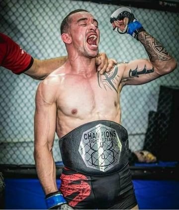 AlanAlv12290236's profile picture. atleta
fighter mma pro/
 Black Muay thai/
 Blue belt Jiu Jitsu/ inst: alanalves89