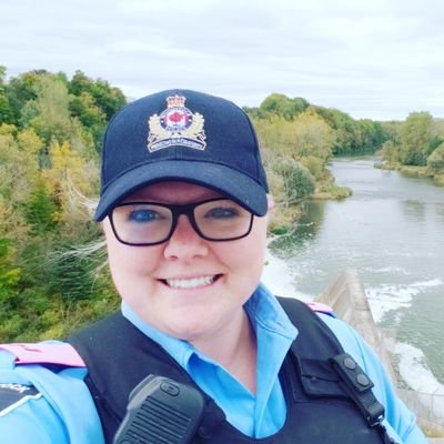 Community Service Officer 🇨🇦

Not monitored 24/7, ☎️911 for emergencies, non-emerg 519-537-2323

📷: @SPCJackson