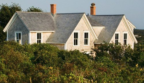 The Aquinnah Cultural Center is a beautiful restored homestead depicting the lives of 19th century Wampanoag people. The ACC supports contemporary native arts.