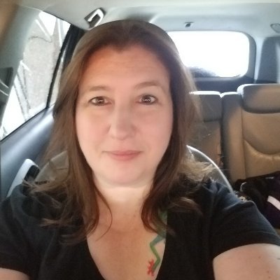 LynneXfeder's profile picture. 
