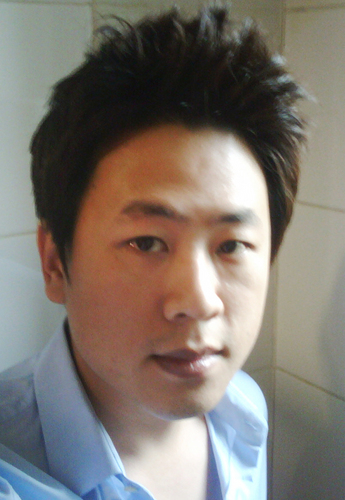 안녕하세요 행복한 날라리 디자이너 입니다!
반가워요~^^ 팔로우를 원하시는 분은 멘션을 주십사!굽신굽신