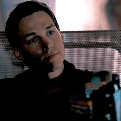 DefectedTwin's profile picture. Who names a kid Malachai? It's like they expected me to be evil.