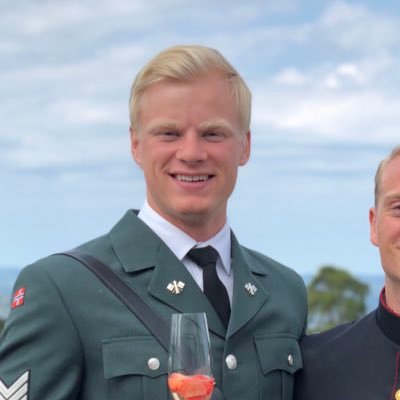 Former Senior Sergeant in the norwegian army. Investor and student at Copenhagen business school.