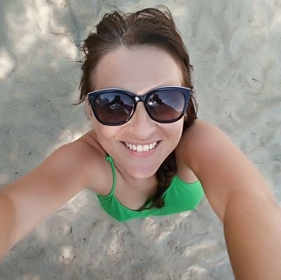 📖🎶🍉🌍📷🤖🐚🔍🖌️📐🍼
Architect, Designer & Photographer. New mom. Founder & Creative Director of Yellow Studio @yellowlabbcn