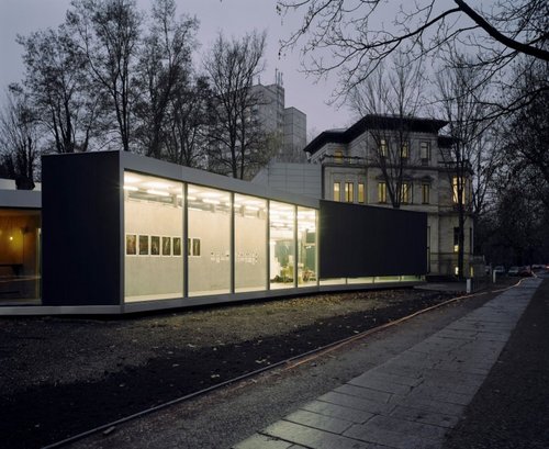 Die Stiftung Galerie für Zeitgenössische Kunst Leipzig ist ein Ausstellungshaus für zeitgenössische Kunst und ein Museum für Kunst nach 1945.