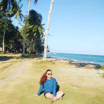 d_yan28's profile picture. 23/ Aquarius/ A career oriented/ Bi 🌈😍/
IG: silveryanz1434e/FB: Marylyne Dian