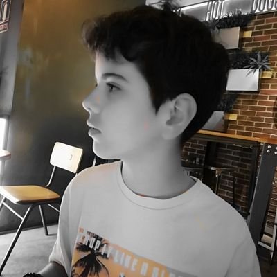 MichaelCasamian's profile picture. Twitter official de Michael Casamián.