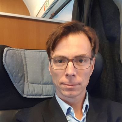 A business psychologist and organisational adventurer who likes to connect to people, understand, challenge and provide solutions.