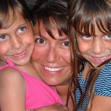 FreitasJanet's profile picture. I like to teach the kids others find unteachable 😊 I always learn new things from them     🌊🌊#resist