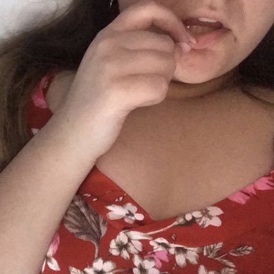 20, bi, curvy and playful | come chat to me on my admire me page 😇 | 5.00