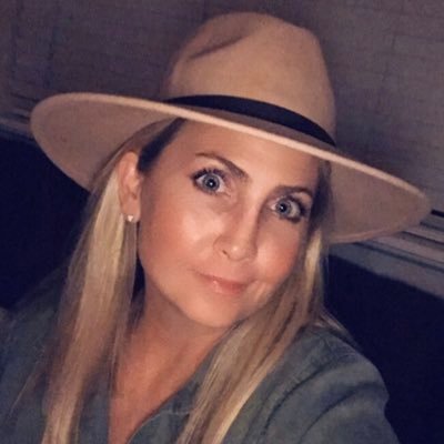 aliciaobrien_'s profile picture. ☘️ND🏈⚜️•🌊• Go Left• Fluent In Sarcasm