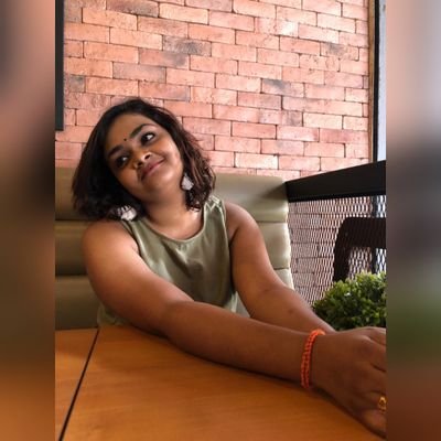 sharmi2394's profile picture. Me in me talking to me 🥔