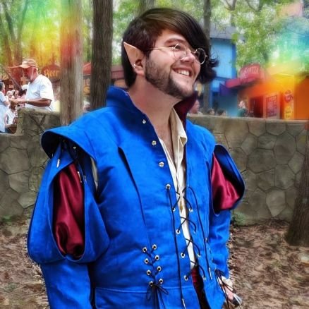 Artist, fantasy enthusiast, amateur cosplayer, and semi-pro cat mom. 🎨 https://t.co/hRdpcys9rQ