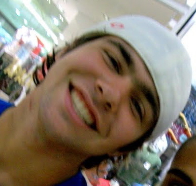 se diferencie, se valorize, pois você não é todo mundo, só se contenta se for o primeiro não fica feliz com lugar de segundo  ♫ ♪ '