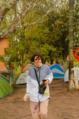 MedroRd's profile picture. Tempo fecho,escureceu
Ai moio
Chio Chio
Não convenceu 
Prego se pregou
No que não é seu,se apego 
Deixa o meu!
Deus que deu
É os robô..