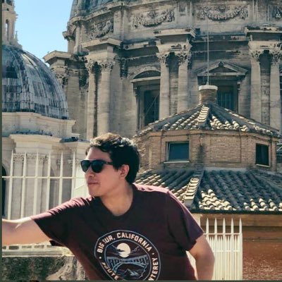 edmx's profile picture. Most people say I'm an oddball.