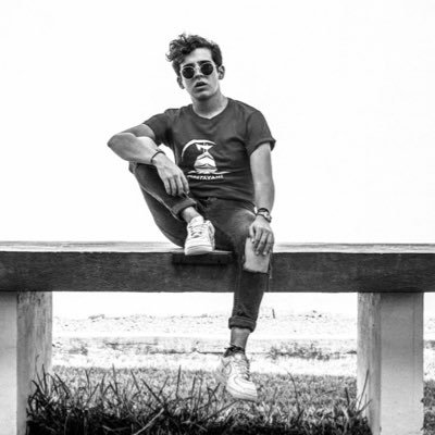Paso por la vida de las personas dejando pequeñas historias que contar... Instagram - just_alelu