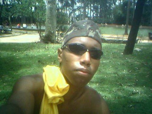 Gosto de assunto polêmico (racismo,politica,religiao...). Amo carros, tecnologia e mulheres. Sou Budista. Fazer um mundo melhor é meu maior objetivo