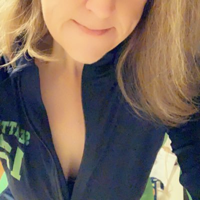 Mom to an amazing kid. Siamese cat Mom. Married, sometimes happily. Tried to kill myself but failed. Clean and Sober since 2012 Football nut! Hawks fan!