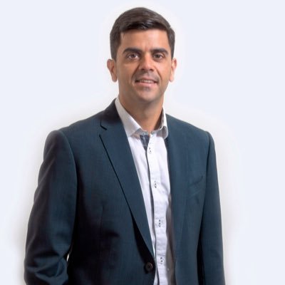 Graduado, Canarión e inquieto. Amante de las nuevas tecnologías y los viajes. @ledtse @BD_Kapital