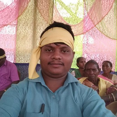 A young adivasi social activites.

जोहर...🙏
मुझे आदिवासी होने पे गर्व है।।