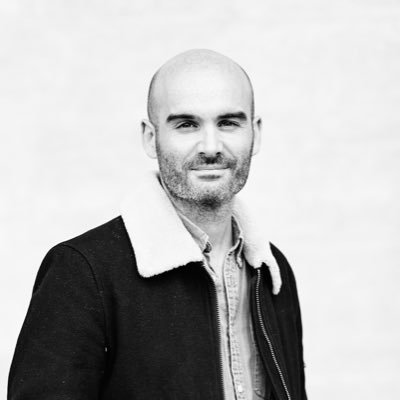 père de famille, plaisantin, journaliste, réalisateur du documentaire