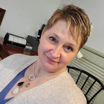 Morning show host on Shine FM Ohio, Marketing Professional, Voice Talent, Singer, Horse-lover and God-lover!!