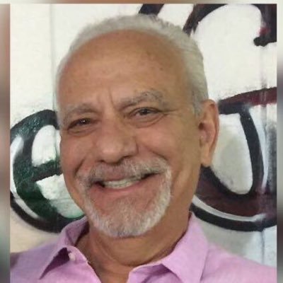 Engenheiro Civil, carioca da gema ,nascido no Rio de Janeiro , Estado da Guanabara, torcedor do único clube de futebol do Rj ,FLUMINENSE, Samba - Portela .