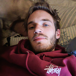 jeonjlv's profile picture. 🐥+🐰