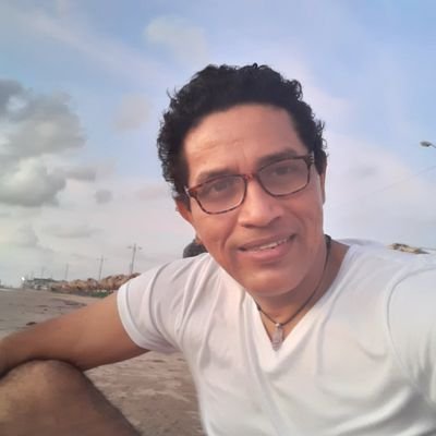 SOY VERACRUZANO DE CORAZON ,CIUDADANO DEL MUNDO CREO EN LA LIBERTAD Y EN LA LIBRE EXPRESION,BUSCO REALIZARME COMO PERSONA TODOS LOS DIAS