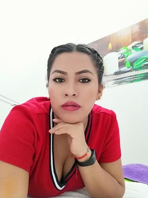 Lucyrol2's profile picture. 