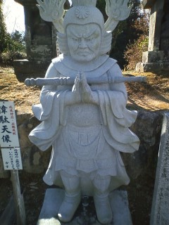延岡出身、清武の山の中住み→現在長崎単身赴任中。バイクをこよなく愛する田舎者っす。大型免許あるっちゃけんどん、愛車はKTM250DUKE。明日死ぬかもと頑張って、今日を生きちょるよ。